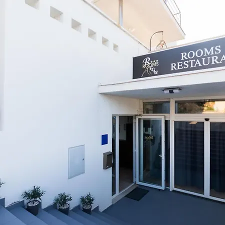 Hotel Rooms Roccia-2
